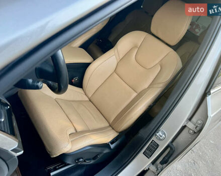 Бежевый Вольво ХС90, объемом двигателя 1.97 л и пробегом 114 тыс. км за 51500 $, фото 32 на Automoto.ua