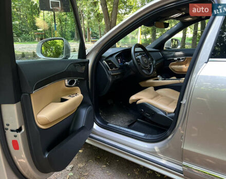 Вольво ХС90 2023 в Луцке на Automoto.ua Бежевый Вольво ХС90, объемом двигателя 1.97 л и пробегом 42 тыс. км за 58000 $, фото 9 на Automoto.ua