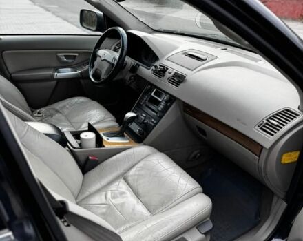 Черный Вольво ХС90, объемом двигателя 2.4 л и пробегом 290 тыс. км за 3400 $, фото 12 на Automoto.ua