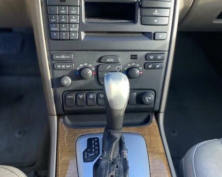 Черный Вольво ХС90, объемом двигателя 2.4 л и пробегом 322 тыс. км за 5550 $, фото 8 на Automoto.ua