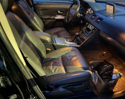 Чорний Вольво ХС90, об'ємом двигуна 2.4 л та пробігом 300 тис. км за 5600 $, фото 11 на Automoto.ua