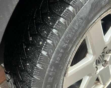 Черный Вольво ХС90, объемом двигателя 2.4 л и пробегом 459 тыс. км за 9200 $, фото 5 на Automoto.ua