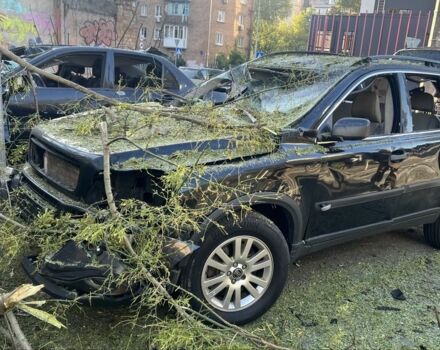 Чорний Вольво ХС90, об'ємом двигуна 2.4 л та пробігом 457 тис. км за 4000 $, фото 7 на Automoto.ua