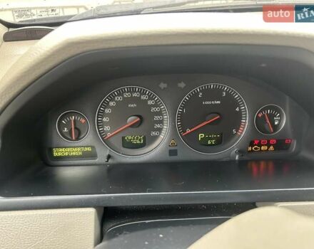 Чорний Вольво ХС90, об'ємом двигуна 2.4 л та пробігом 282 тис. км за 8950 $, фото 6 на Automoto.ua