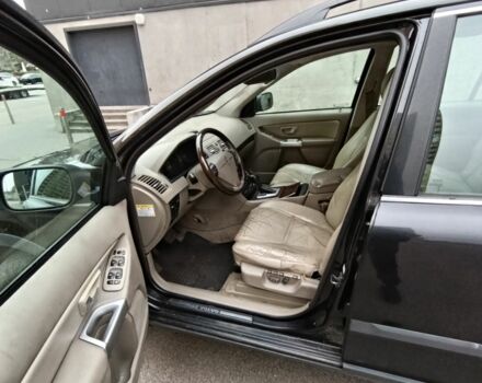 Черный Вольво ХС90, объемом двигателя 2.4 л и пробегом 379 тыс. км за 4800 $, фото 4 на Automoto.ua