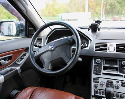 Чорний Вольво ХС90, об'ємом двигуна 2.4 л та пробігом 299 тис. км за 12700 $, фото 10 на Automoto.ua