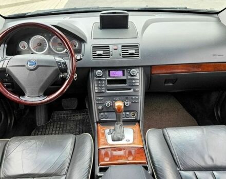 Чорний Вольво ХС90, об'ємом двигуна 2.4 л та пробігом 211 тис. км за 2386 $, фото 4 на Automoto.ua