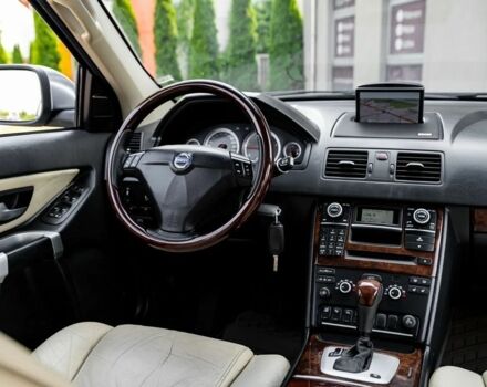 Черный Вольво ХС90, объемом двигателя 2.4 л и пробегом 245 тыс. км за 3850 $, фото 6 на Automoto.ua