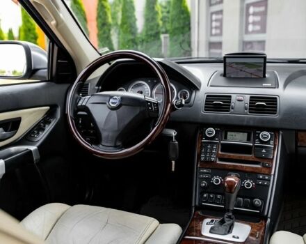 Черный Вольво ХС90, объемом двигателя 2.4 л и пробегом 215 тыс. км за 3572 $, фото 5 на Automoto.ua