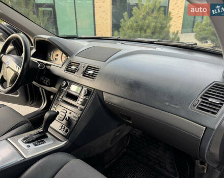 Чорний Вольво ХС90, об'ємом двигуна 2.4 л та пробігом 235 тис. км за 16500 $, фото 31 на Automoto.ua