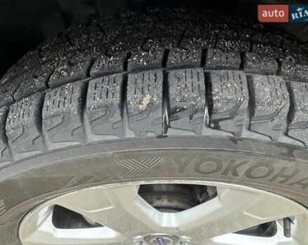 Чорний Вольво ХС90, об'ємом двигуна 2.4 л та пробігом 237 тис. км за 18300 $, фото 16 на Automoto.ua