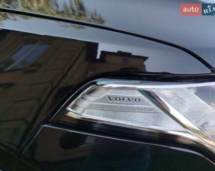 Чорний Вольво ХС90, об'ємом двигуна 2 л та пробігом 261 тис. км за 29300 $, фото 67 на Automoto.ua