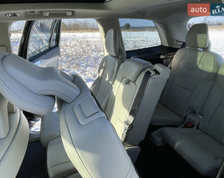 Чорний Вольво ХС90, об'ємом двигуна 2 л та пробігом 222 тис. км за 28500 $, фото 16 на Automoto.ua
