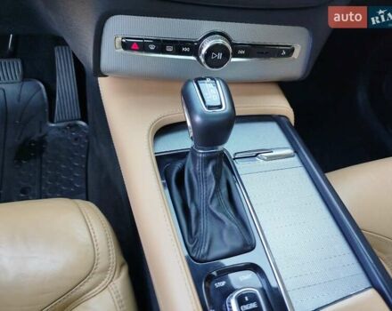 Чорний Вольво ХС90, об'ємом двигуна 2 л та пробігом 261 тис. км за 29300 $, фото 65 на Automoto.ua