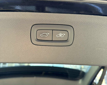 Чорний Вольво ХС90, об'ємом двигуна 2 л та пробігом 131 тис. км за 33900 $, фото 33 на Automoto.ua