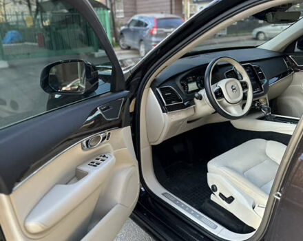 Чорний Вольво ХС90, об'ємом двигуна 2 л та пробігом 131 тис. км за 33900 $, фото 24 на Automoto.ua