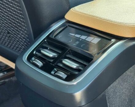 Чорний Вольво ХС90, об'ємом двигуна 2 л та пробігом 70 тис. км за 11000 $, фото 10 на Automoto.ua