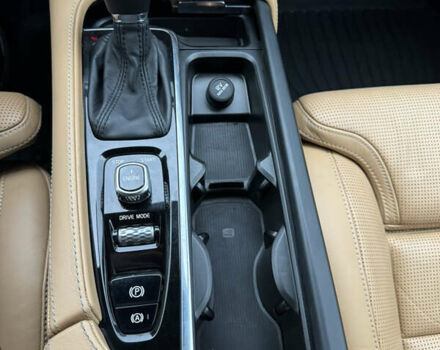 Чорний Вольво ХС90, об'ємом двигуна 1.97 л та пробігом 202 тис. км за 25499 $, фото 65 на Automoto.ua