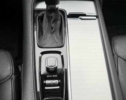 Чорний Вольво ХС90, об'ємом двигуна 2 л та пробігом 290 тис. км за 18500 $, фото 1 на Automoto.ua