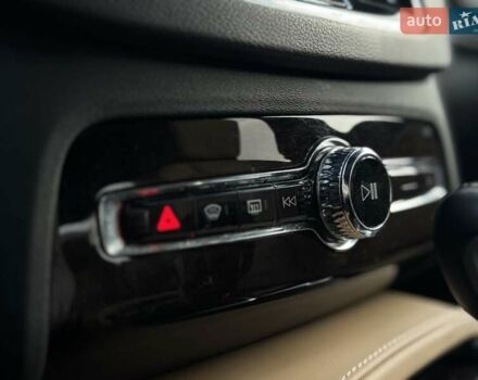 Чорний Вольво ХС90, об'ємом двигуна 1.97 л та пробігом 146 тис. км за 47990 $, фото 49 на Automoto.ua