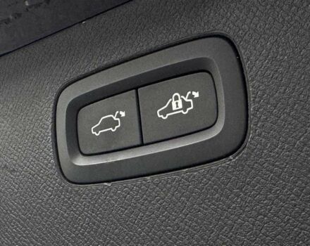 Чорний Вольво ХС90, об'ємом двигуна 2 л та пробігом 92 тис. км за 25500 $, фото 15 на Automoto.ua