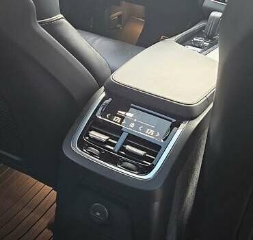 Чорний Вольво ХС90, об'ємом двигуна 2 л та пробігом 63 тис. км за 44000 $, фото 41 на Automoto.ua