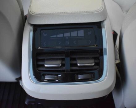 Черный Вольво ХС90, объемом двигателя 2 л и пробегом 39 тыс. км за 9100 $, фото 11 на Automoto.ua