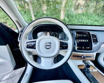 Чорний Вольво ХС90, об'ємом двигуна 2 л та пробігом 25 тис. км за 26600 $, фото 11 на Automoto.ua