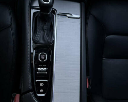 Черный Вольво ХС90, объемом двигателя 2 л и пробегом 161 тыс. км за 29500 $, фото 13 на Automoto.ua