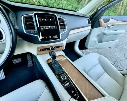 Чорний Вольво ХС90, об'ємом двигуна 2 л та пробігом 25 тис. км за 26600 $, фото 10 на Automoto.ua