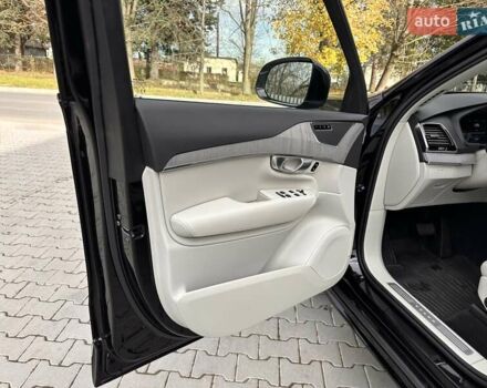 Чорний Вольво ХС90, об'ємом двигуна 1.97 л та пробігом 14 тис. км за 44000 $, фото 19 на Automoto.ua