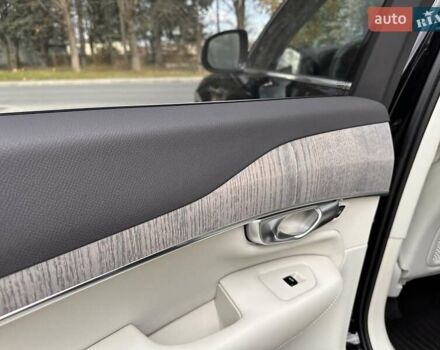 Чорний Вольво ХС90, об'ємом двигуна 1.97 л та пробігом 14 тис. км за 44000 $, фото 16 на Automoto.ua