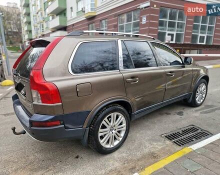 Коричневый Вольво ХС90, объемом двигателя 2.4 л и пробегом 420 тыс. км за 14000 $, фото 1 на Automoto.ua