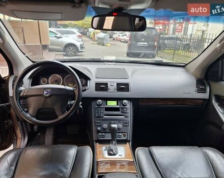 Коричневий Вольво ХС90, об'ємом двигуна 2.4 л та пробігом 207 тис. км за 17500 $, фото 4 на Automoto.ua