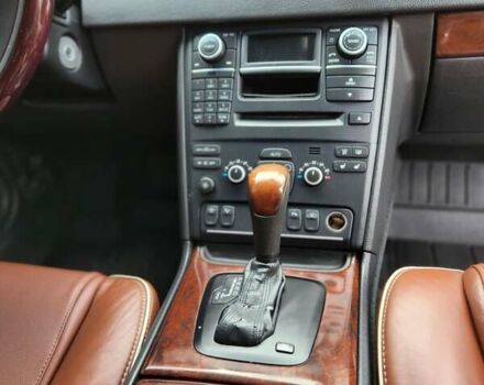 Коричневый Вольво ХС90, объемом двигателя 2.4 л и пробегом 289 тыс. км за 17250 $, фото 2 на Automoto.ua