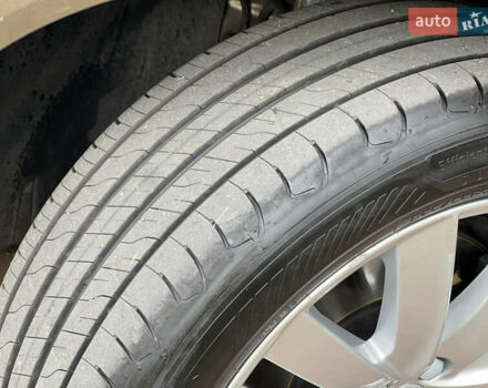 Коричневий Вольво ХС90, об'ємом двигуна 2 л та пробігом 181 тис. км за 29450 $, фото 15 на Automoto.ua