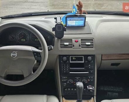 Красный Вольво ХС90, объемом двигателя 2.4 л и пробегом 399 тыс. км за 8500 $, фото 7 на Automoto.ua