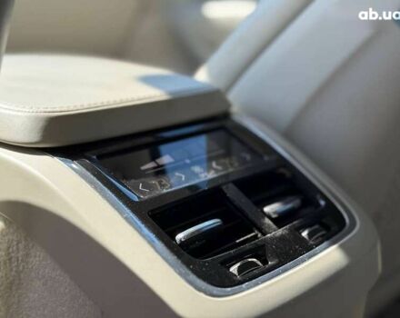 Вольво ХС90, объемом двигателя 2 л и пробегом 195 тыс. км за 21200 $, фото 10 на Automoto.ua
