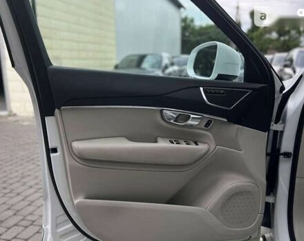 Вольво ХС90, об'ємом двигуна 2 л та пробігом 68 тис. км за 40900 $, фото 6 на Automoto.ua