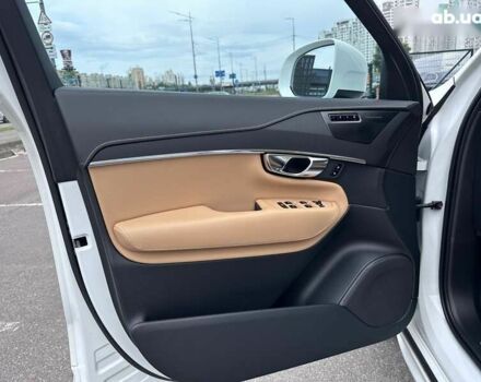 Вольво ХС90, об'ємом двигуна 2 л та пробігом 42 тис. км за 54500 $, фото 29 на Automoto.ua