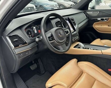 Вольво ХС90, объемом двигателя 2 л и пробегом 37 тыс. км за 54700 $, фото 26 на Automoto.ua
