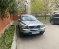 Серый Вольво ХС90, объемом двигателя 2.4 л и пробегом 350 тыс. км за 5900 $, фото 1 на Automoto.ua