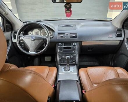 Серый Вольво ХС90, объемом двигателя 2.4 л и пробегом 273 тыс. км за 2650 $, фото 6 на Automoto.ua