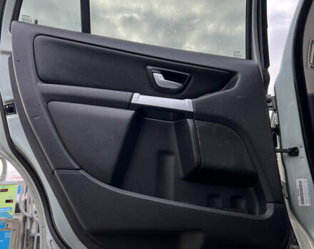 Серый Вольво ХС90, объемом двигателя 2.4 л и пробегом 250 тыс. км за 4200 $, фото 9 на Automoto.ua