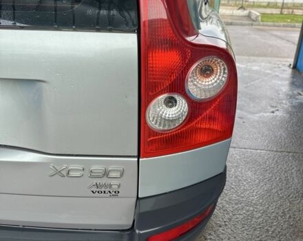 Серый Вольво ХС90, объемом двигателя 2.4 л и пробегом 351 тыс. км за 5100 $, фото 4 на Automoto.ua