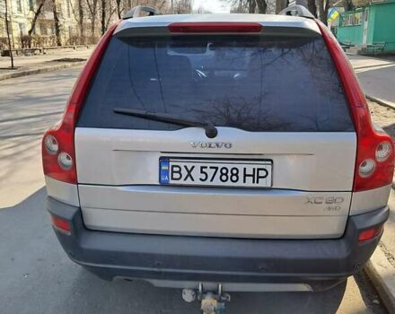 Серый Вольво ХС90, объемом двигателя 2.5 л и пробегом 439 тыс. км за 6990 $, фото 4 на Automoto.ua