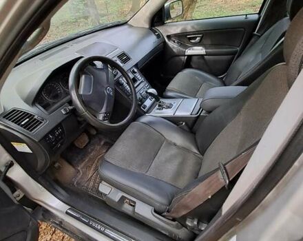 Серый Вольво ХС90, объемом двигателя 2.4 л и пробегом 320 тыс. км за 9400 $, фото 13 на Automoto.ua