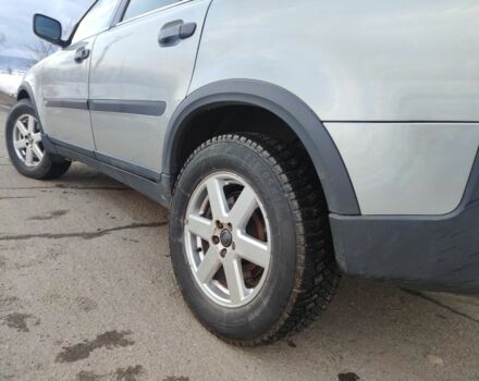 Серый Вольво ХС90, объемом двигателя 2.4 л и пробегом 275 тыс. км за 4200 $, фото 3 на Automoto.ua