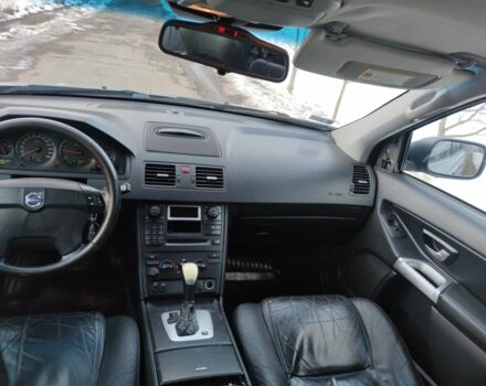 Серый Вольво ХС90, объемом двигателя 2.4 л и пробегом 275 тыс. км за 4200 $, фото 13 на Automoto.ua