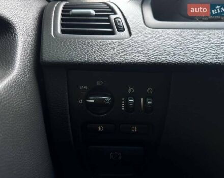 Серый Вольво ХС90, объемом двигателя 2.4 л и пробегом 311 тыс. км за 10490 $, фото 16 на Automoto.ua